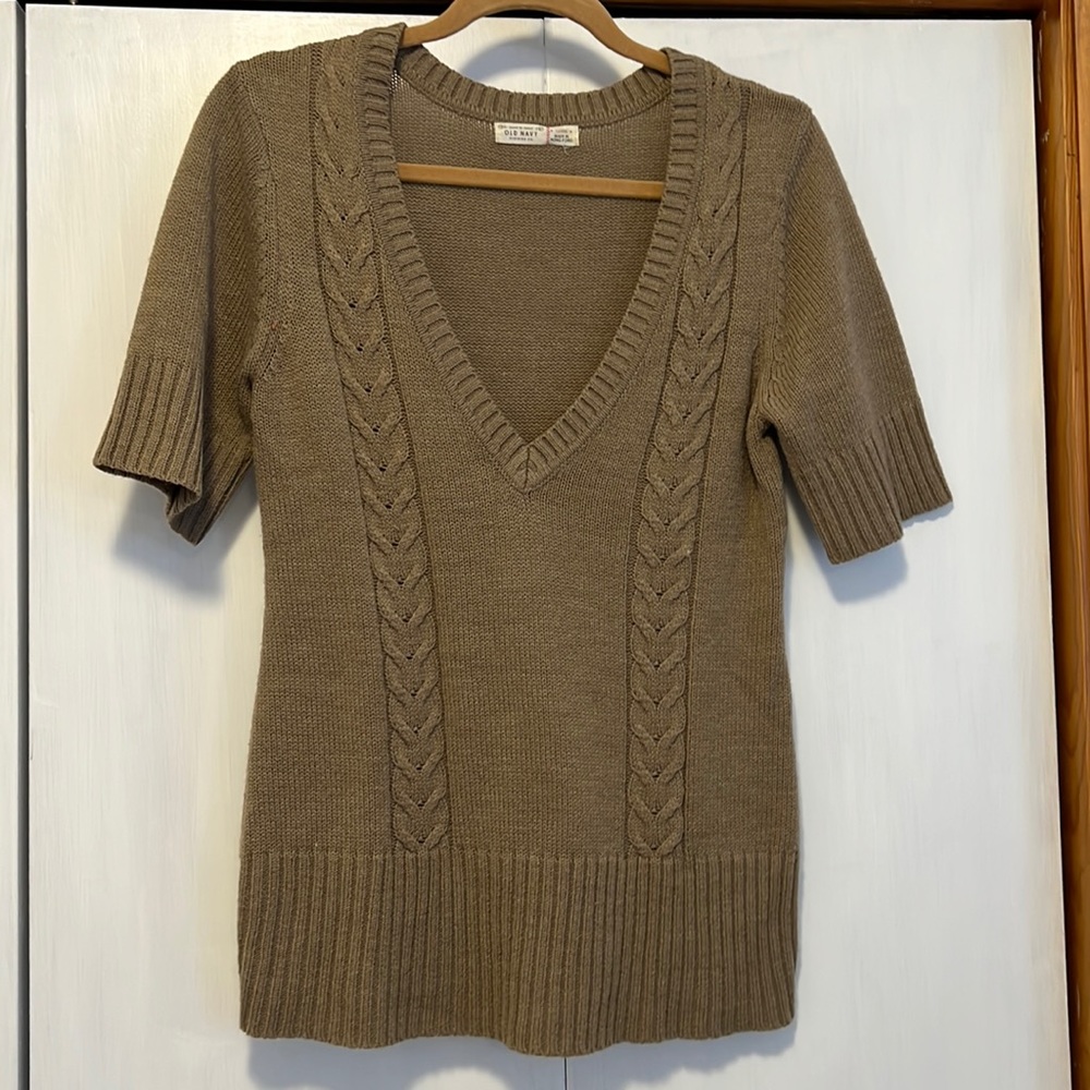Old Navy Womens size L cable front v neck short sleeve top